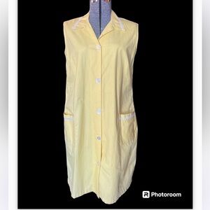 Vintage 1970s sleeveless yellow dress